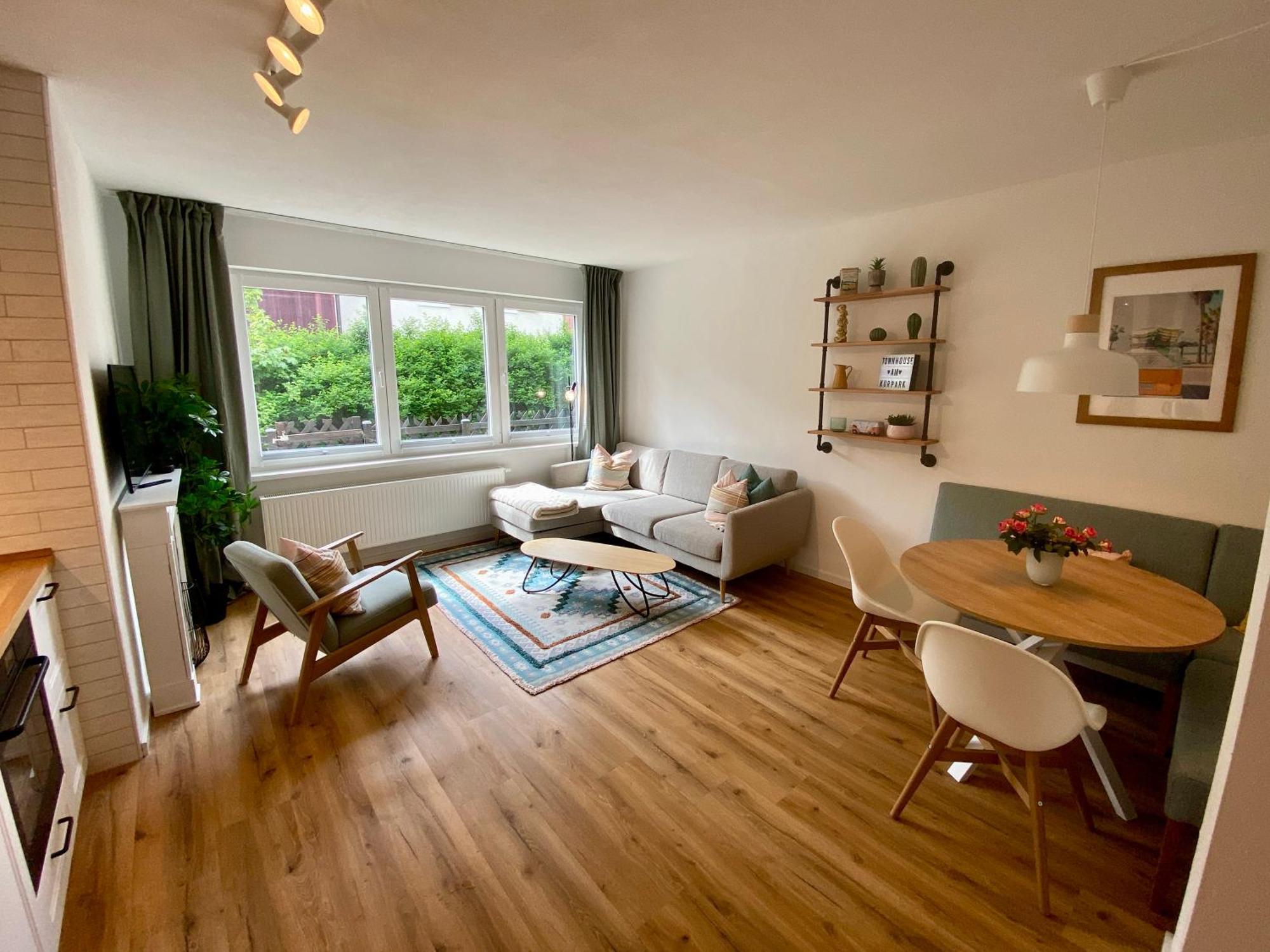 Townhouse Am Kurpark - Top Bewertet Von Familien! Ruhig, Zentral - Mit Terrasse, Parkplatz, Wallbox, Grill, Und Inklusive Waeschepaket ブラウンラーゲ エクステリア 写真